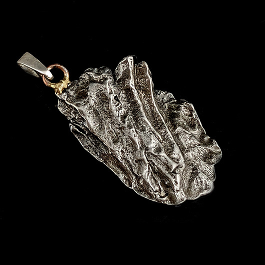 wisiory Kosmiczne skrzydło meteorytu