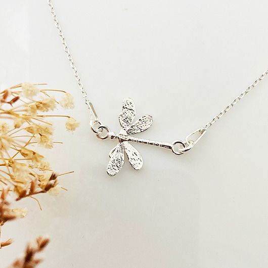 srebrne naszyjniki NASZYJNIK z  ważką,  srebrna ważka