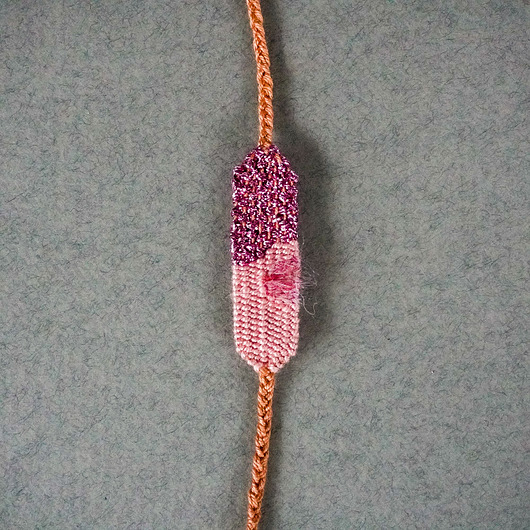 bransoletki na sznurku Mini bransoletka handmade , wiązana na supełek - róż