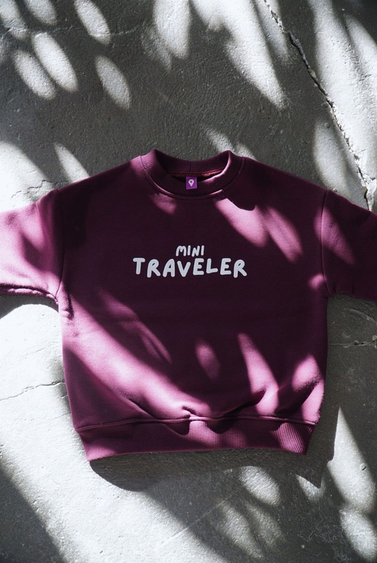 bluzy dla dziewczynki Bluza dziecięca MINI TRAVELER - bakłażanowa