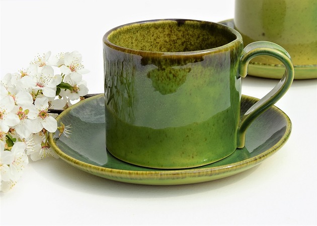 Ręcznie lepiona filiżanka ceramiczna ze spodkiem Ceramika Tyka