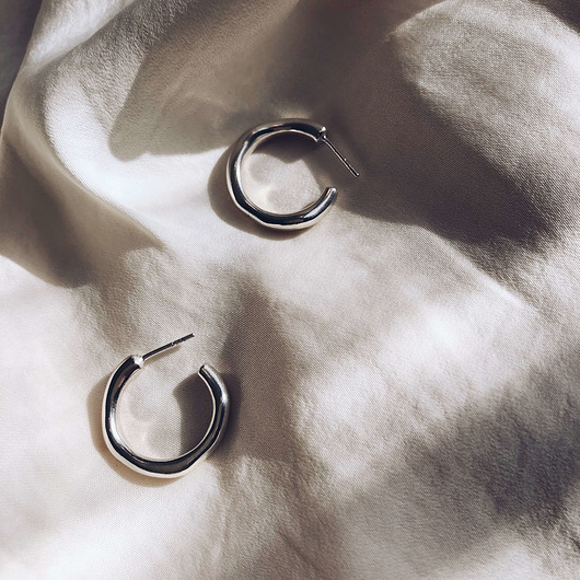 kolczyki srebrne Kolczyki srebrne Liquid Hoop Earrings (silver)