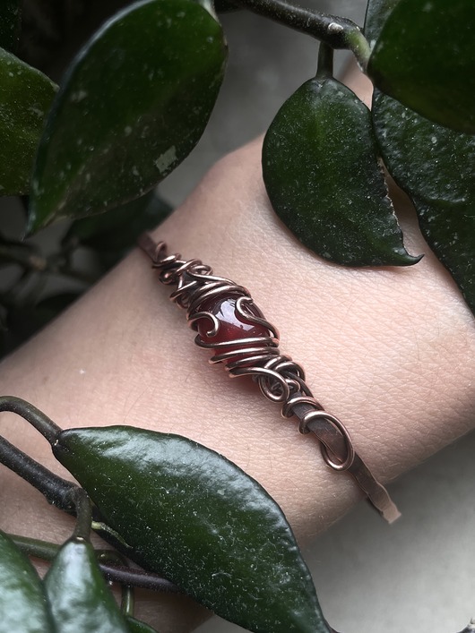 bransoletki wire wrapping Miedziana elfia bransoletka z karneolem