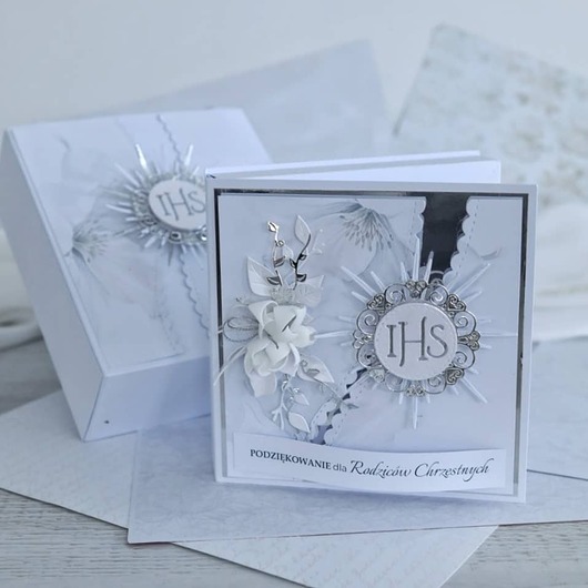 kartki na komunię Podziękowanie komunijne dla Chrzestnych i Dziadków w formie księgi 3D