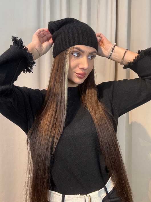 ubrania różne Ciepła czapka damska Nero