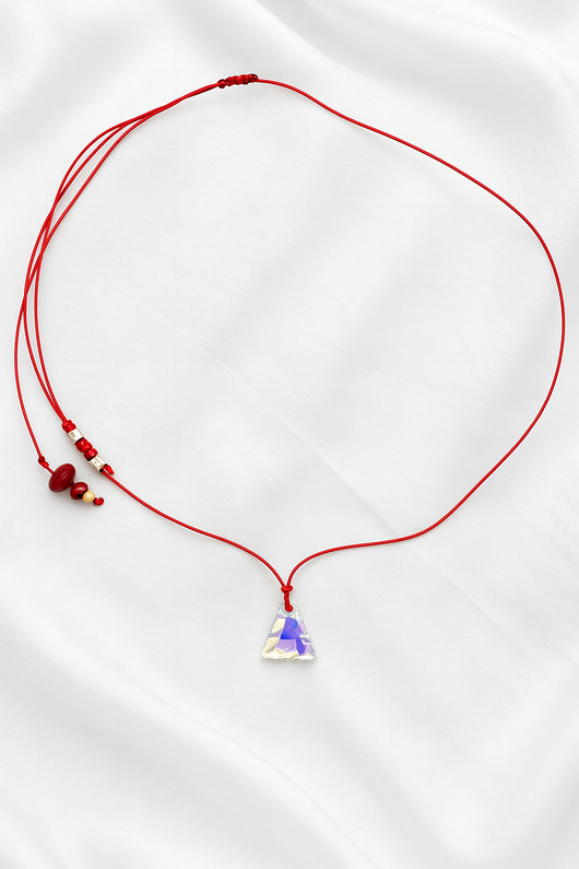 złote naszyjniki Naszyjnik czerwony sznurek z kryształową choinką