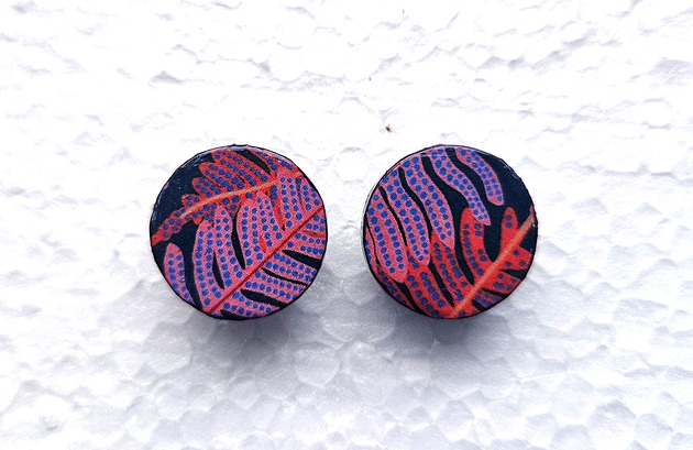 kolczyki drewniane Wkrętki Fioletowe liście