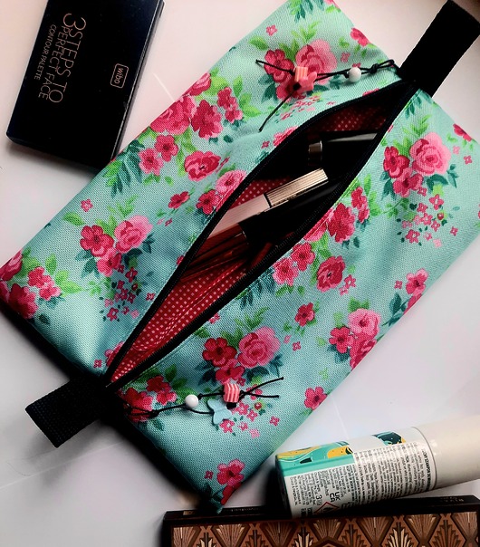 kosmetyczki Kosmetyczka miętowa w różyczki #2