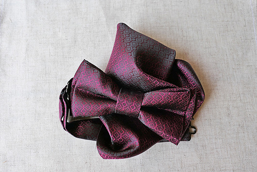 muszki i krawaty MUCHA  bordowa z Poszetką w Opakowaniu 