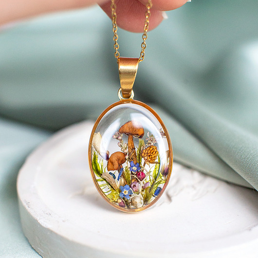 wisiory Naszyjnik z leśną kompozycją