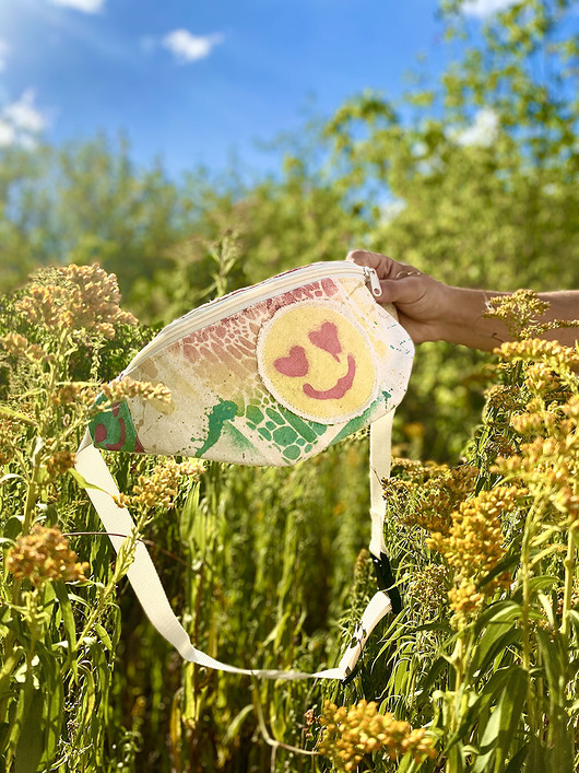 saszetka nerka Ręcznie malowana nerka SMILE pastelowa
