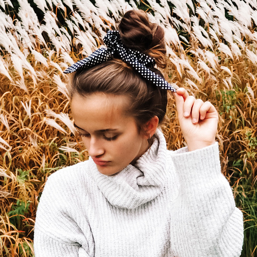 Silky Dots Bow - jedwabna gumka ze wstążką Girlsband