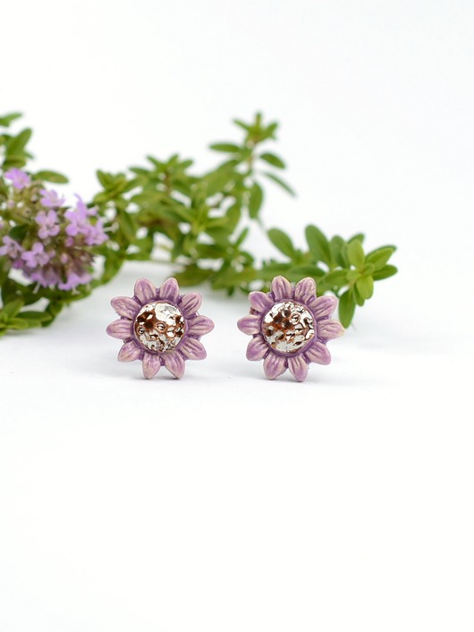 kolczyki ceramiczne Ceramiczne kwiaty fiolet- kolczyki sztyfty 3d