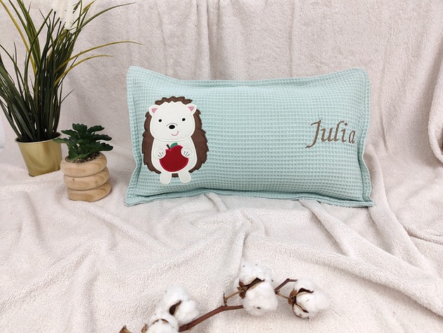 poduszki do pokoju dziecka Personalizowany prezent dla dziecka - imienna poduszka z jeżem