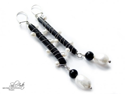 Black and White Theopanu