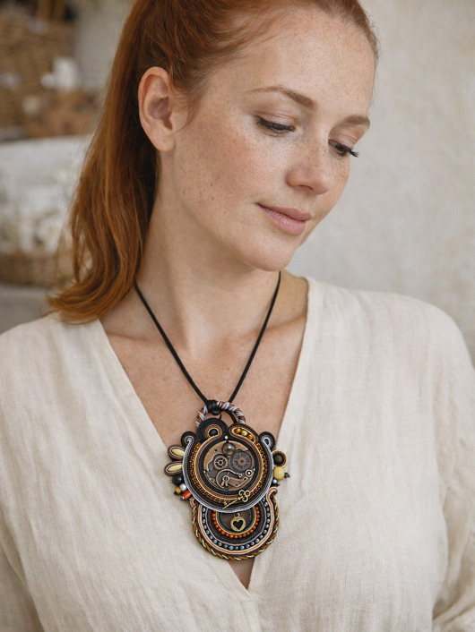 kolie Kraina czarów- wisior sutasz