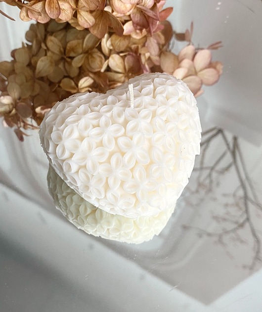 świeczniki i świece Świeca sojowa ekologiczna dekoracyjna "Flowers Heart" 78x43mm
