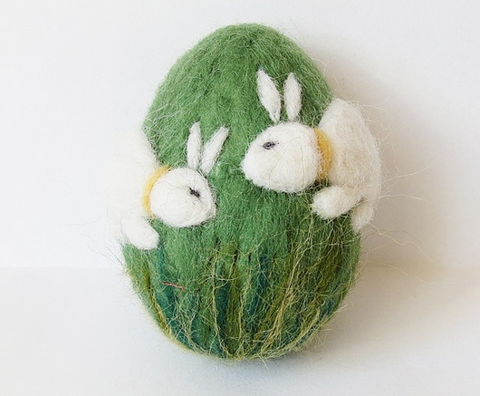 jajka wielkanocne Zakochane króliczki na trawie - pisanka na zamówienie