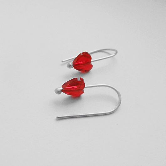 kolczyki z kamieniami Kolczyki serduszko