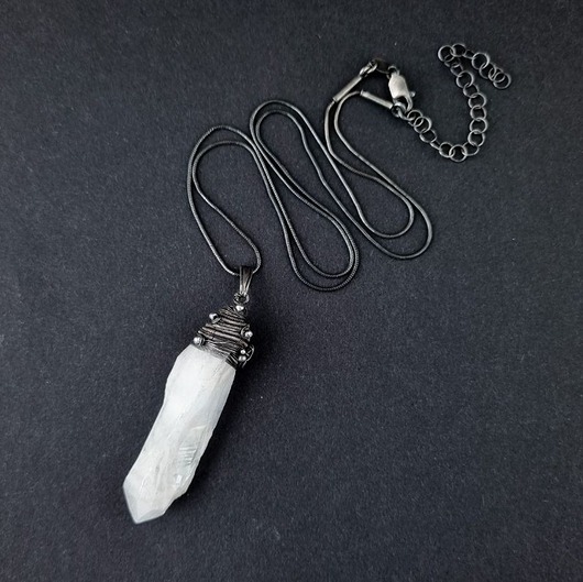 wisiory Amulet - kryształ górski
