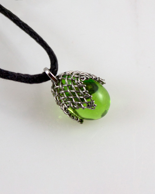 wisiory Zielona kropla w siateczce - wisior XS