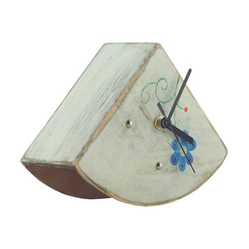buJAczeK foLK waiti Clock Wood Studio