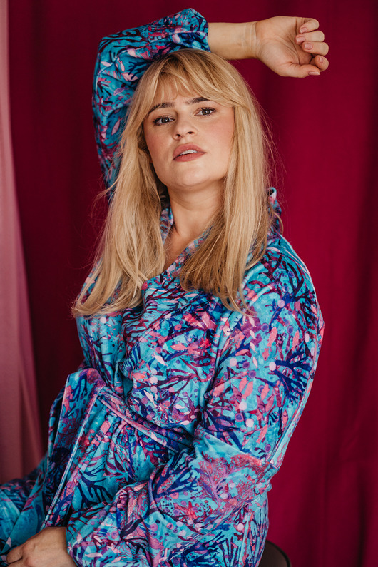 bluza bez kaptura damska Aksamitna BLUZA/ KIMONO domowe/marynarka, autorski print niebieska RAFA KORALOWA