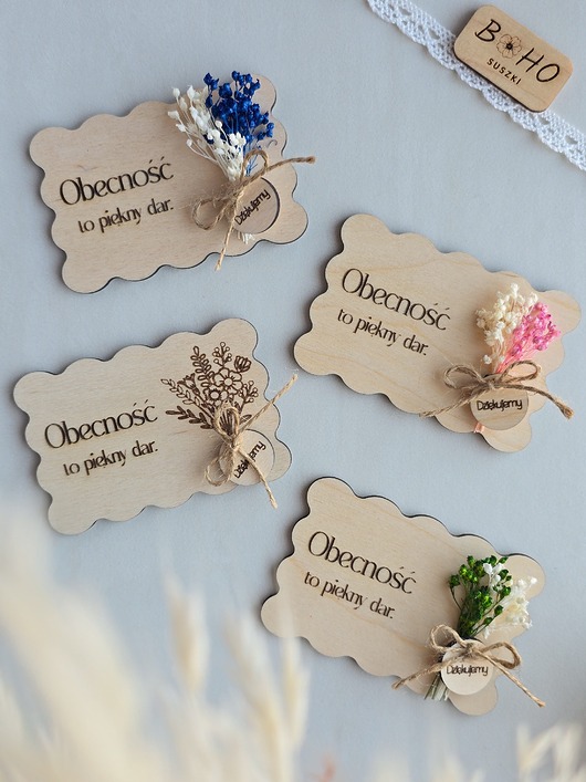 Ślub - inne Drewniane podziękowania dla gości z grawerem - Obecność to piękny dar