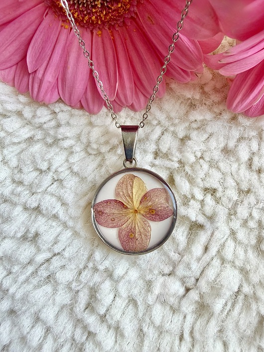 srebrne naszyjniki Naszyjnik z kwiatami hortensji