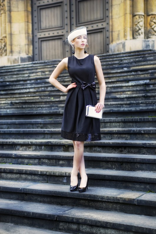 sukienki midi damskie Sukienka ODRI czarna + cekiny