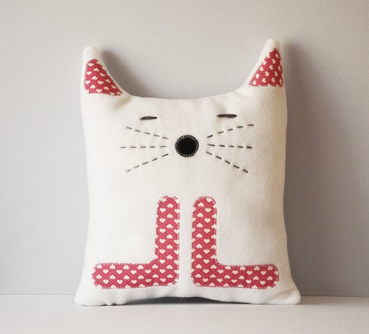 Kot w serduszka Kaha design