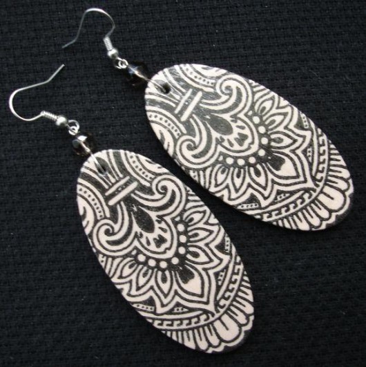 Ornament Iris Szarooka