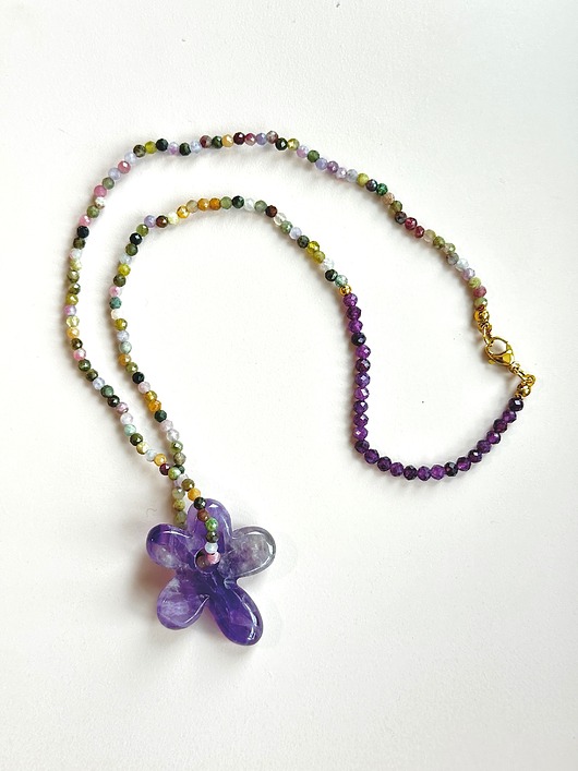 naszyjniki - inne Naszyjnik z kwiatem z kamienia  ametyst i turmalin