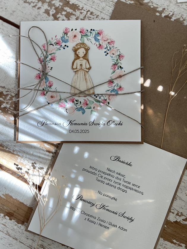 kartki na komunię Kartka komunijna ręcznie robiona z imieniem od matki chrzestnej, ojca chrzest