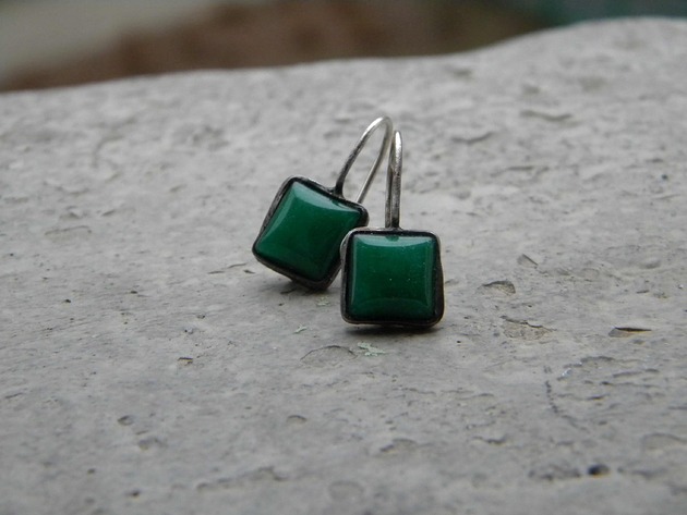 kolczyki wire wrapping Zielony kwadracik - kolczyki