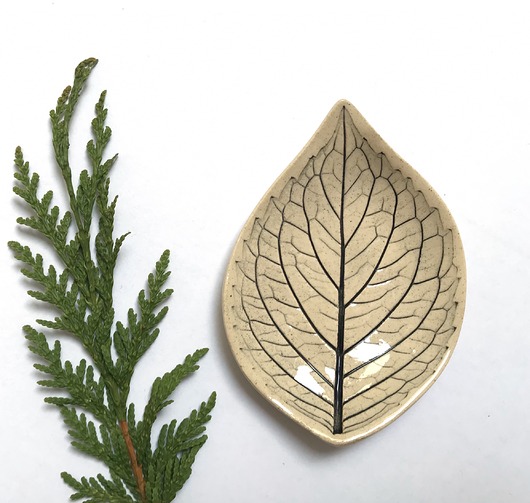 patery i talerze Listek ceramiczny na biżuterię