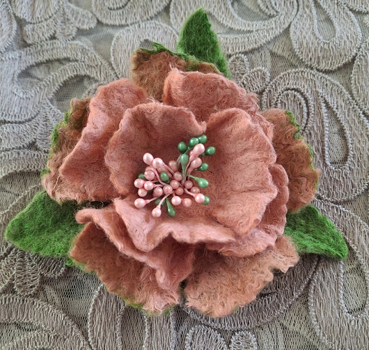 broszki Broszka Dzika róża, filcowa