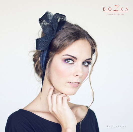 Czarny fascynator z piórami BOZKA Luxury Handmade