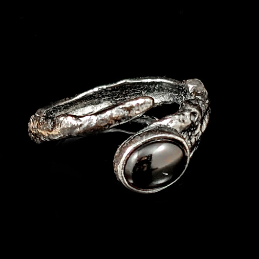 pierścionki srebrne Pierścionek srebrna gałązka z onyksem