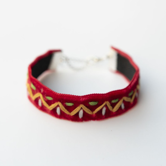 bransoletki - inne Ręcznie haftowana bransoletka folk etno