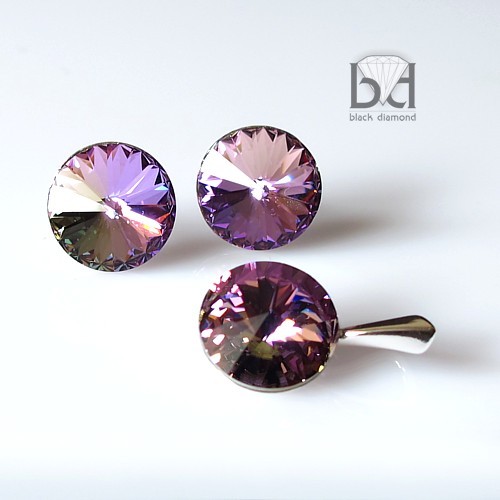 W komplecie kryształ Swarovski Black Diamond