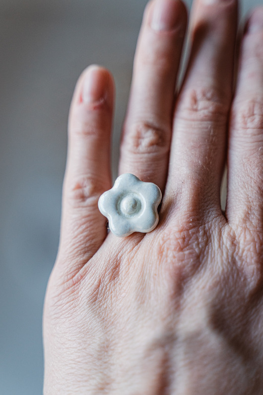 pierścionki - różne Pierścionek regulowany BLOOM