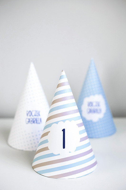 akcesoria dziecięce - różne Czapeczki urodzinowe z napisem MIŚ 3 szt