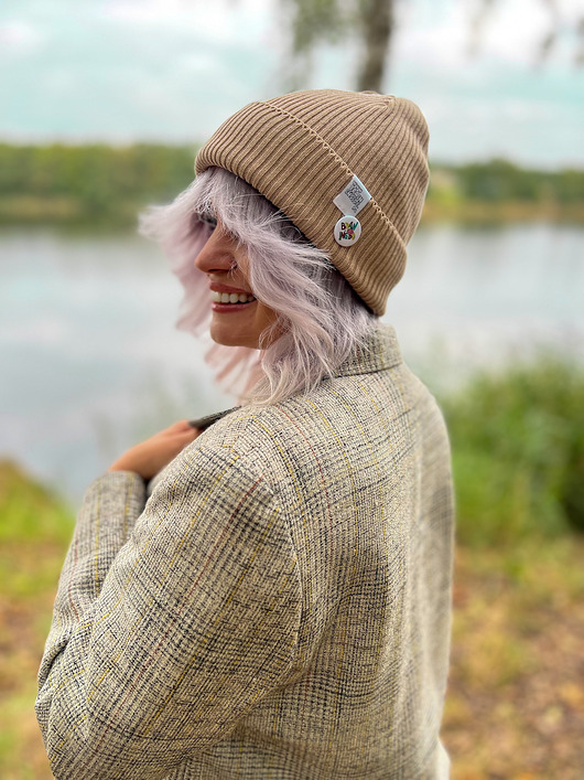 czapki damskie Czapka beanie z bawełny logo kolorowe Beżowa