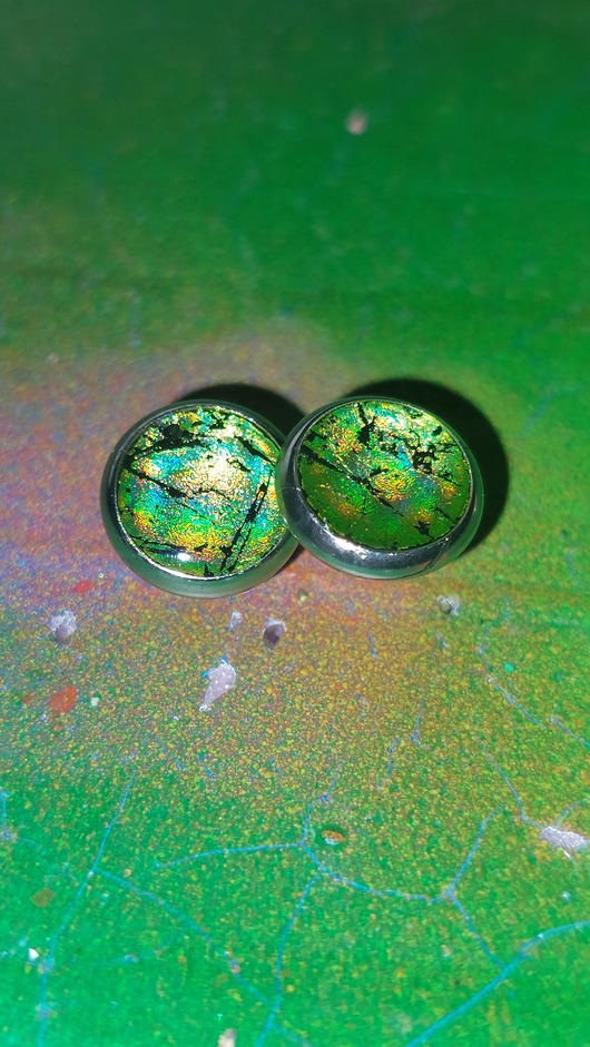 kolczyki z żywicy Holograficzne kolczyki (9mm)