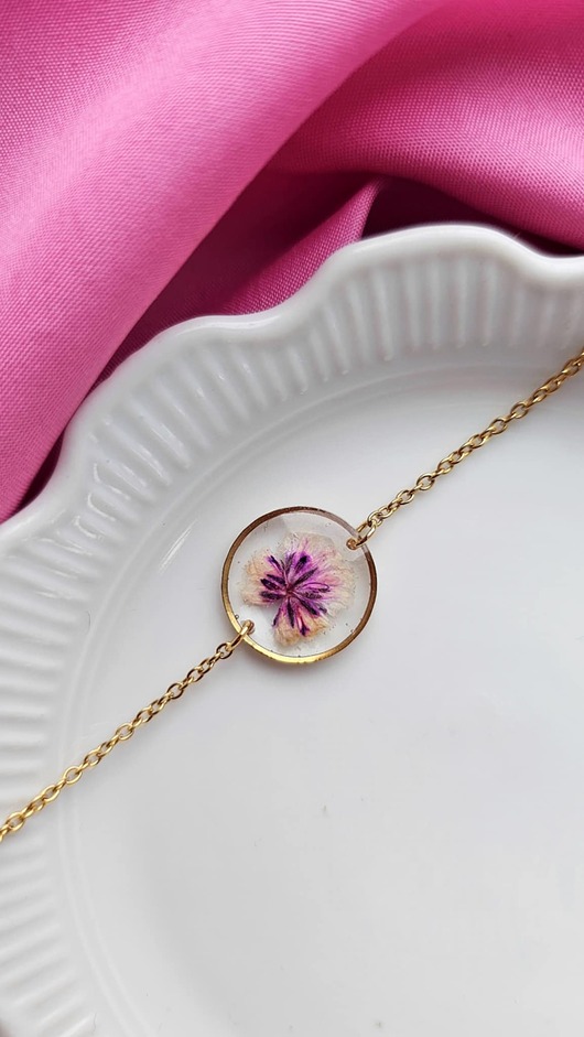 bransoletki z żywicy Bransoletka z fioletową gipsówką