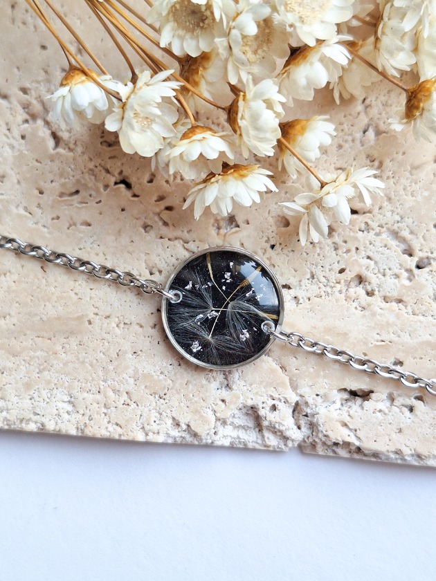 bransoletki z żywicy Bransoletka z żywicy kółko z dmuchawcem srebrna