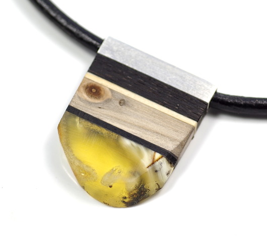 Wood&Amber Naszyjnik 4 Maszyneria