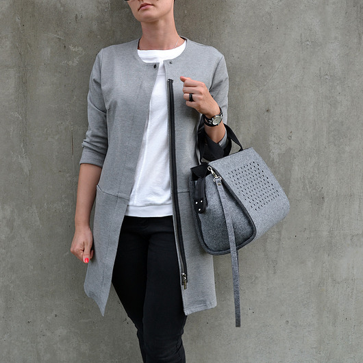  Szara filcowa torebka DotsPlumpBag felt label