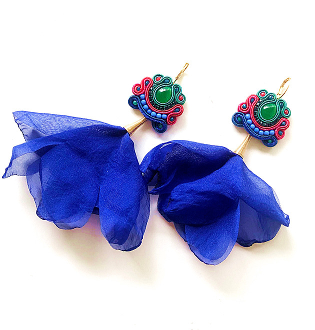 kolczyki soutache Sutaszowe kolczyki AGUEDA z chabrowymi kwiatami